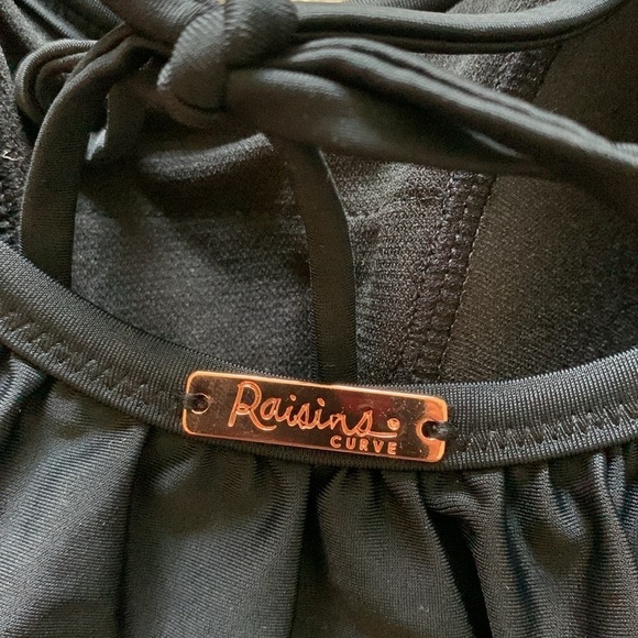 Raisins Barbados Ruffle Off-The-Shoulder Cheeky One-Piece‎ Black Swimsuit 16W - Picture 8 of 11